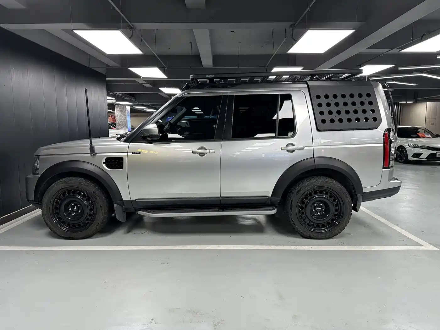 Land Rover Discovery 2016 3.0 SC V6 HSE фото 25