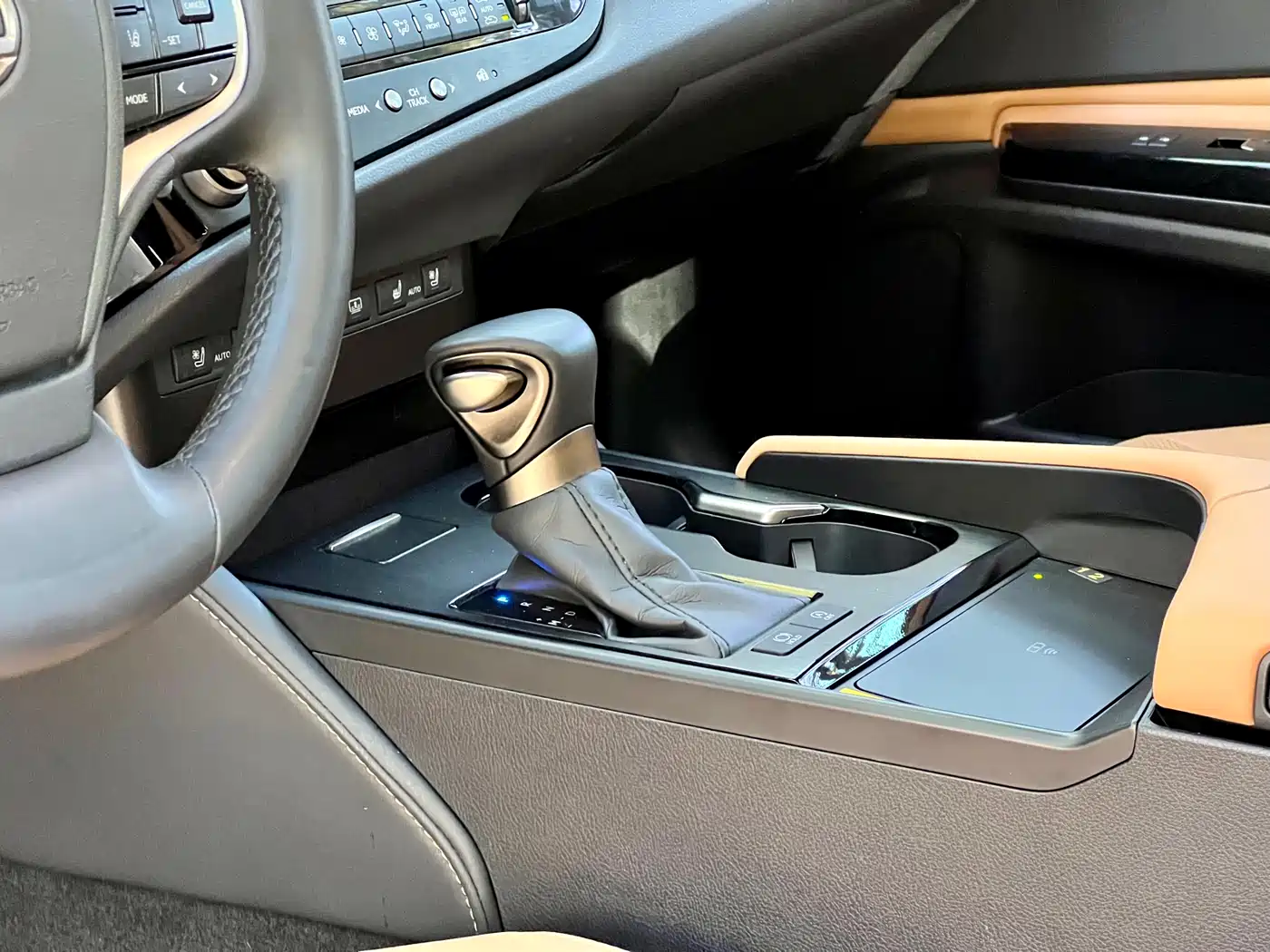 Lexus ES 2024 200 Premium Edition фото 21