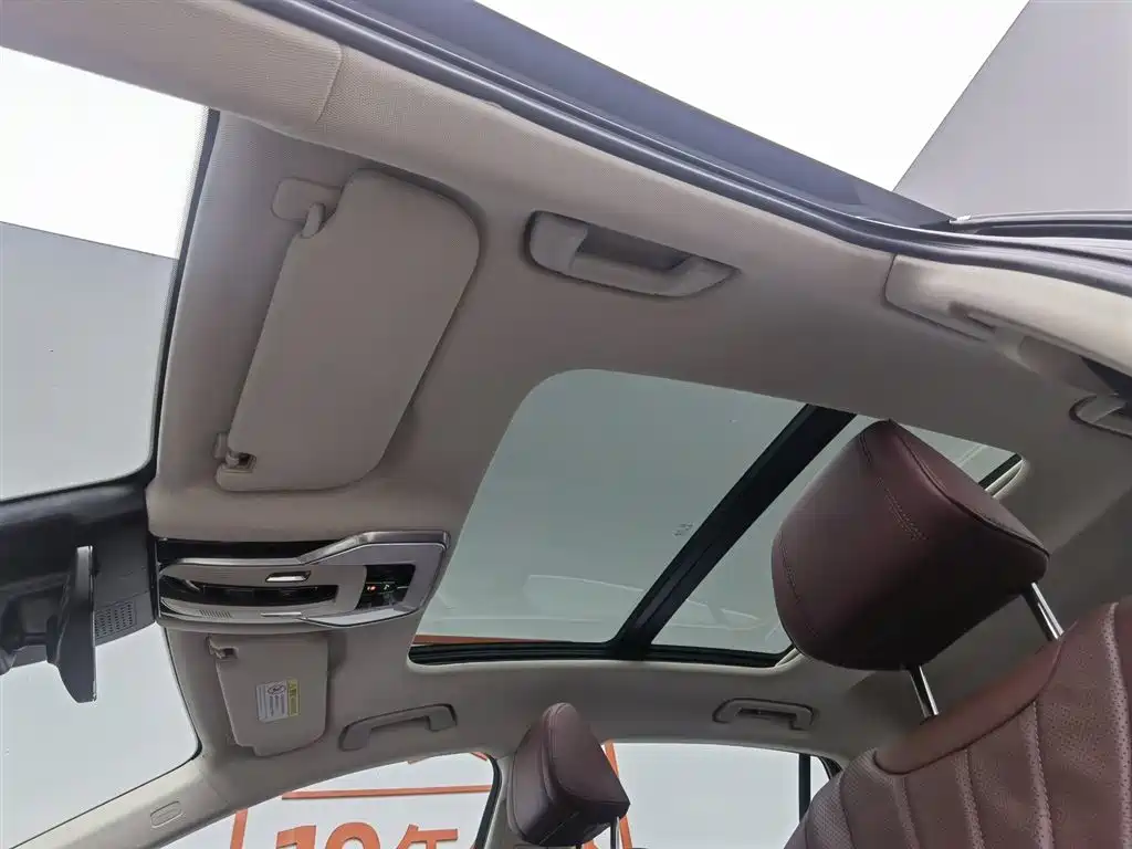 Hongqi H5 2023 2.0T Auto Smart Connect Flag Comfort фото 14