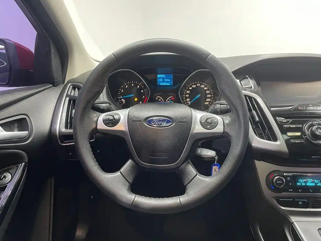 Фото 5 - Ford Focus