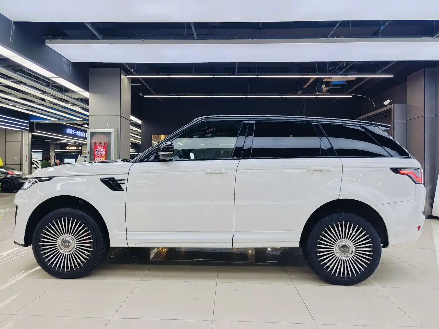 Land Rover Range Rover Sport фото 4