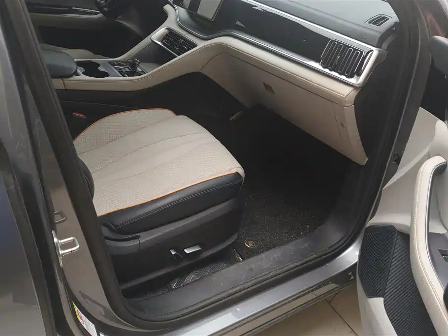 BYD Song PLUS PHEV 2023 Champion Edition DM-i 110KM Flagship PLUS фото 8