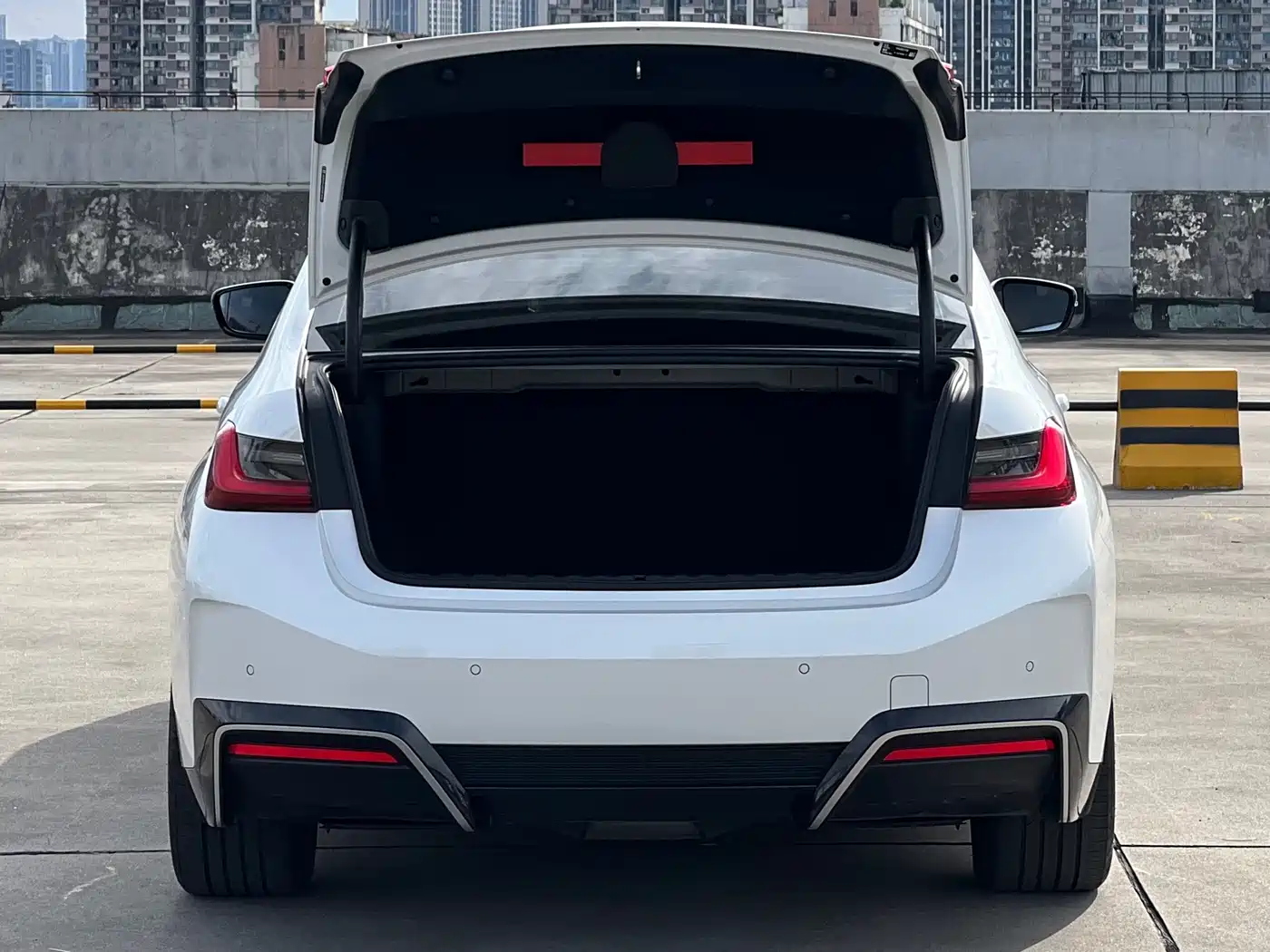 BMW i3 2022 eDrive 35 L фото 24