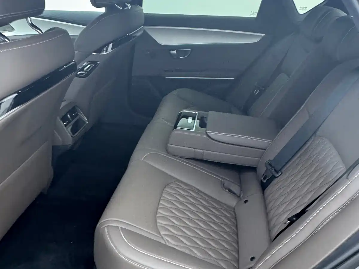 BYD Han 2025 DM-i Smart Driving Edition 125KM Honor фото 6