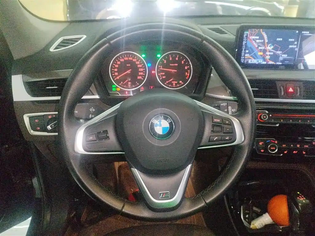 BMW X1 2016 sDrive20Li Luxury Model фото 11