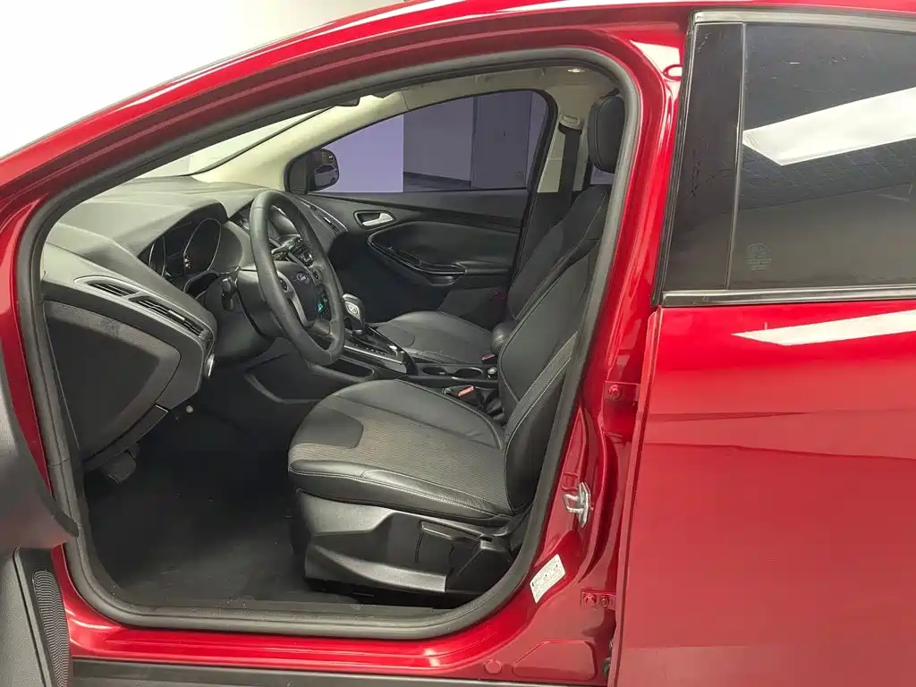 Фото 4 - Ford Focus