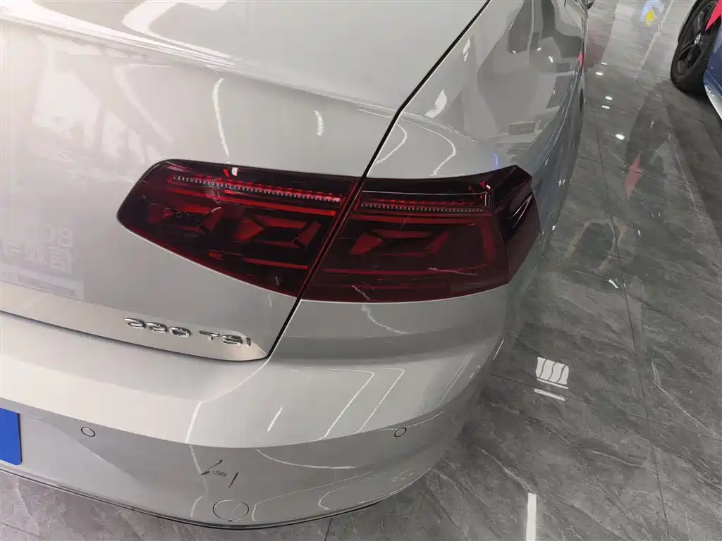 Volkswagen Magotan 2023 Model 2 Million Commemorative Edition 330TSI DSG Luxury фото 24