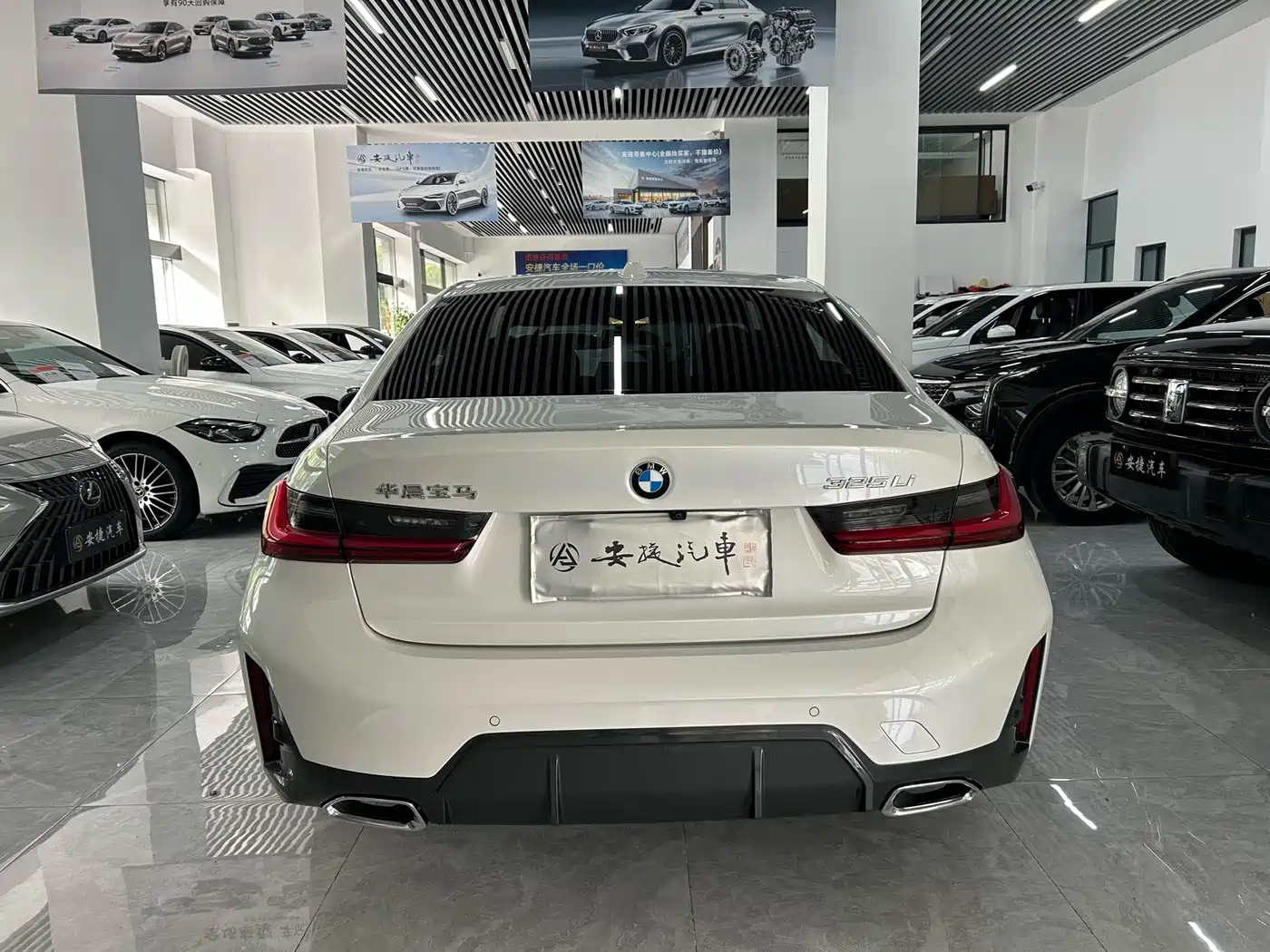BMW 3 Series 2023 325Li M Sport Package фото 9