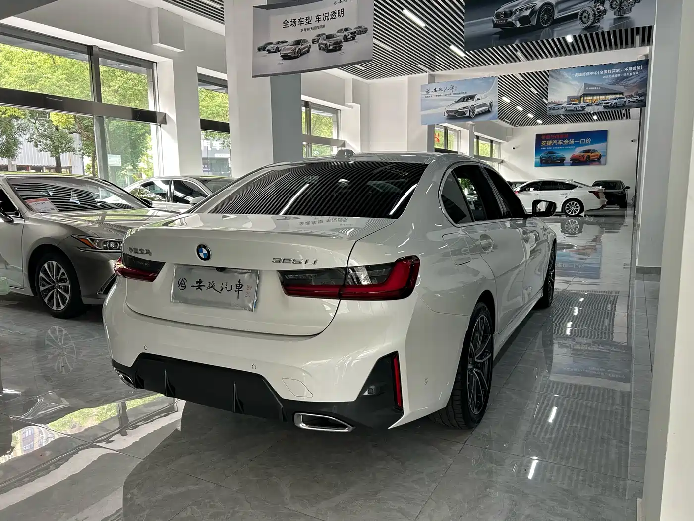 BMW 3 Series 2023 325Li M Sport Package фото 11