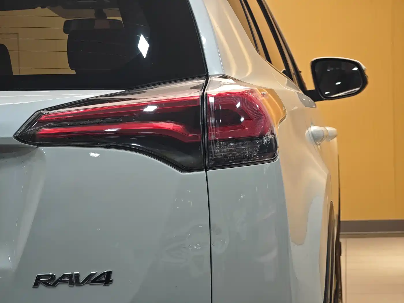 Toyota RAV4 Rongfang 2016 2.0L CVT 2WD Urban (China V) фото 25
