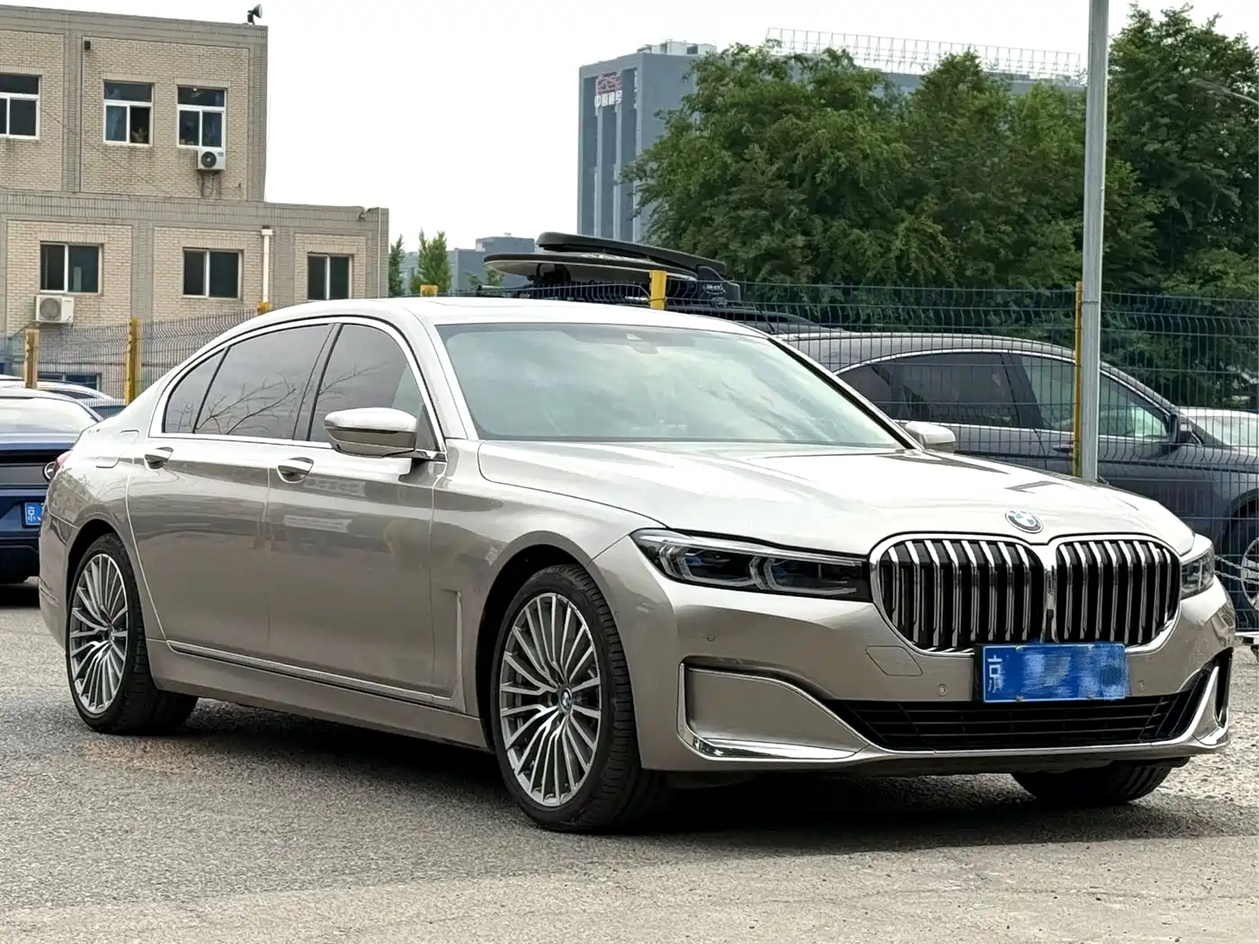 BMW 7 Series 2019 740Li Premium Luxury Package фото 3