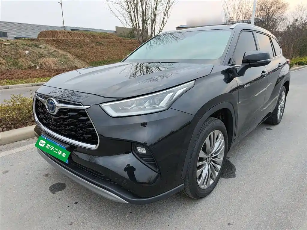 TOYOTA HIGHLANDER