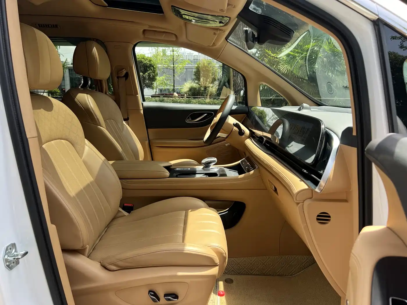 Voyah Auto Voyah Dreamer 2022 Low-carbon Edition Think+Smart Driving Package фото 8