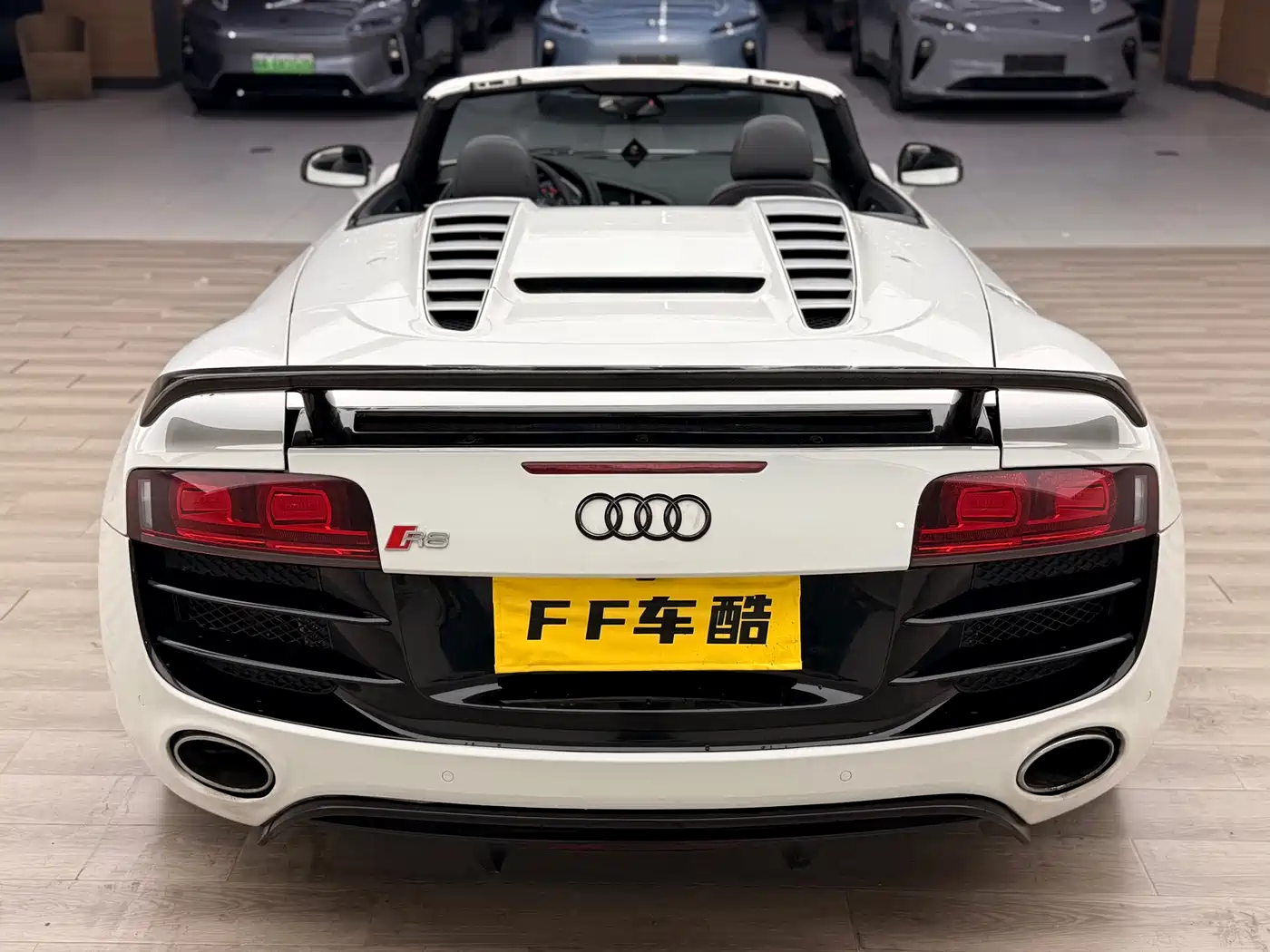 Audi R8 2011 Spyder 5.2 FSI quattro фото 9