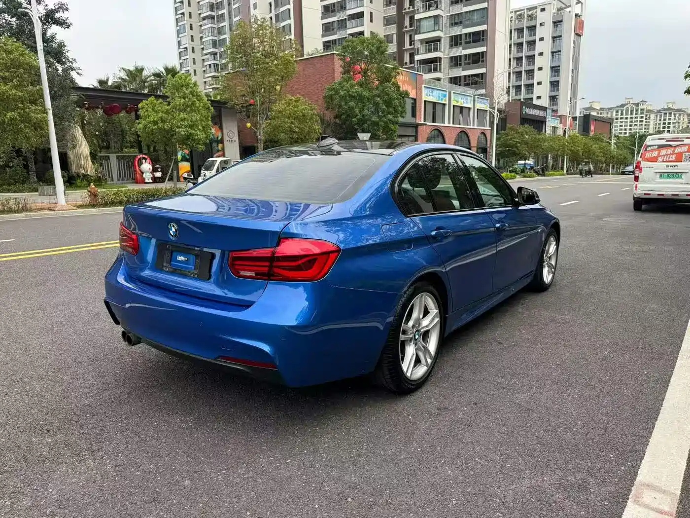 BMW 3 Series 2017 330i M Sport фото 7