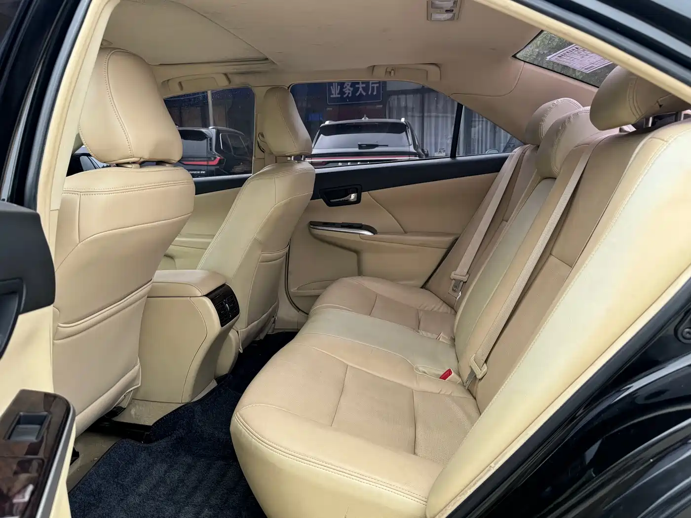 Toyota Camry 2015 2.0E Elite Edition фото 4