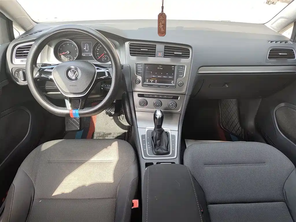Volkswagen Golf 2016 230TSI Automatic Comfort фото 13