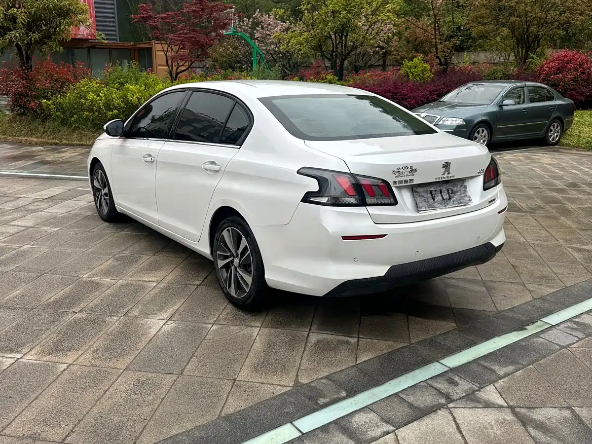 Peugeot 408 2020 360THP 10th Anniversary Commemorative Edition фото 5