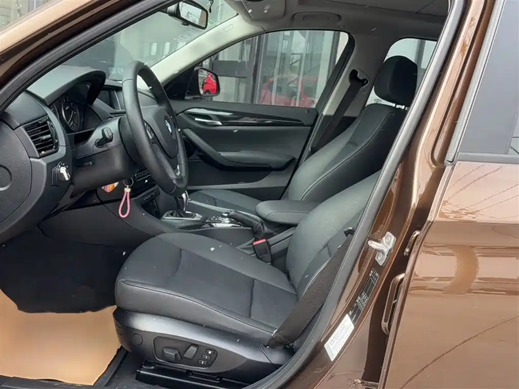BMW X1 2015 Model sDrive18i Leading Advanced Edition фото 13