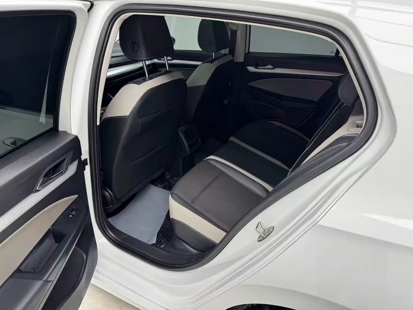 Volkswagen Golf 2023 Facelift 280TSI DSG Pro фото 13