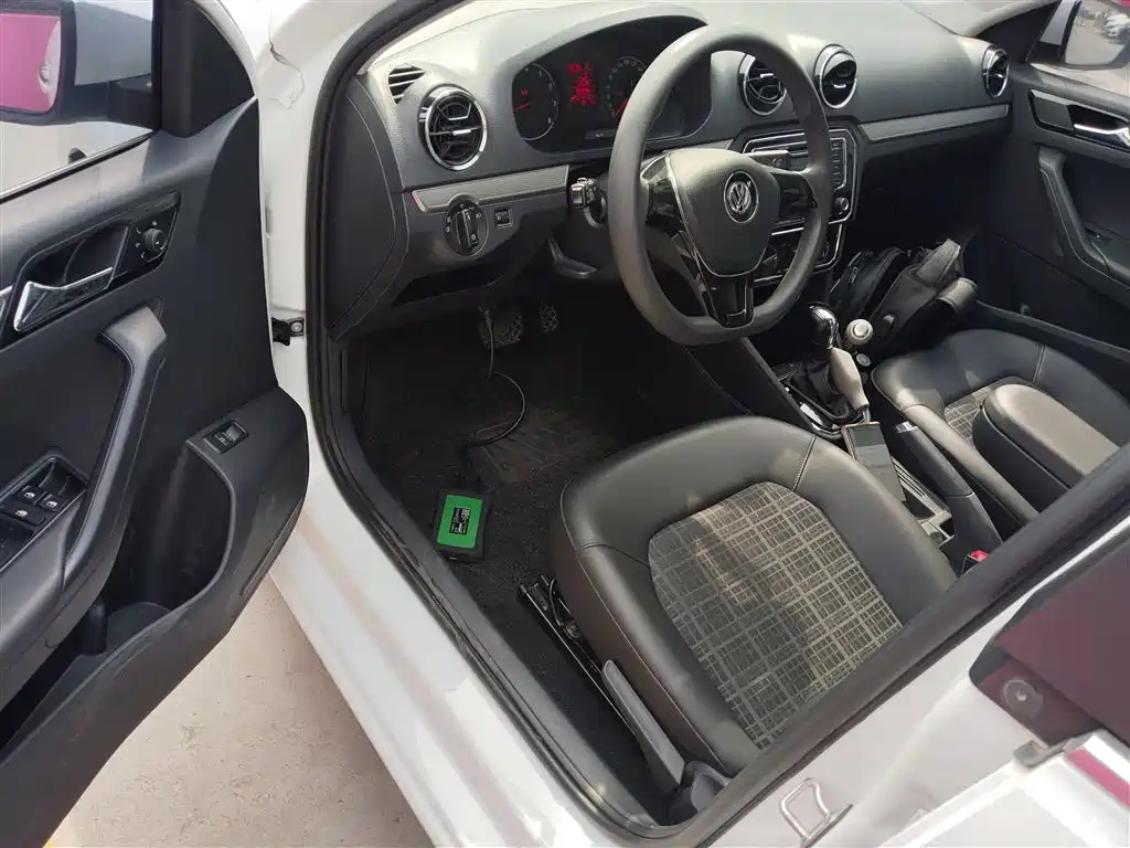 Volkswagen Jetta 2017 1.5L Automatic Comfort фото 12
