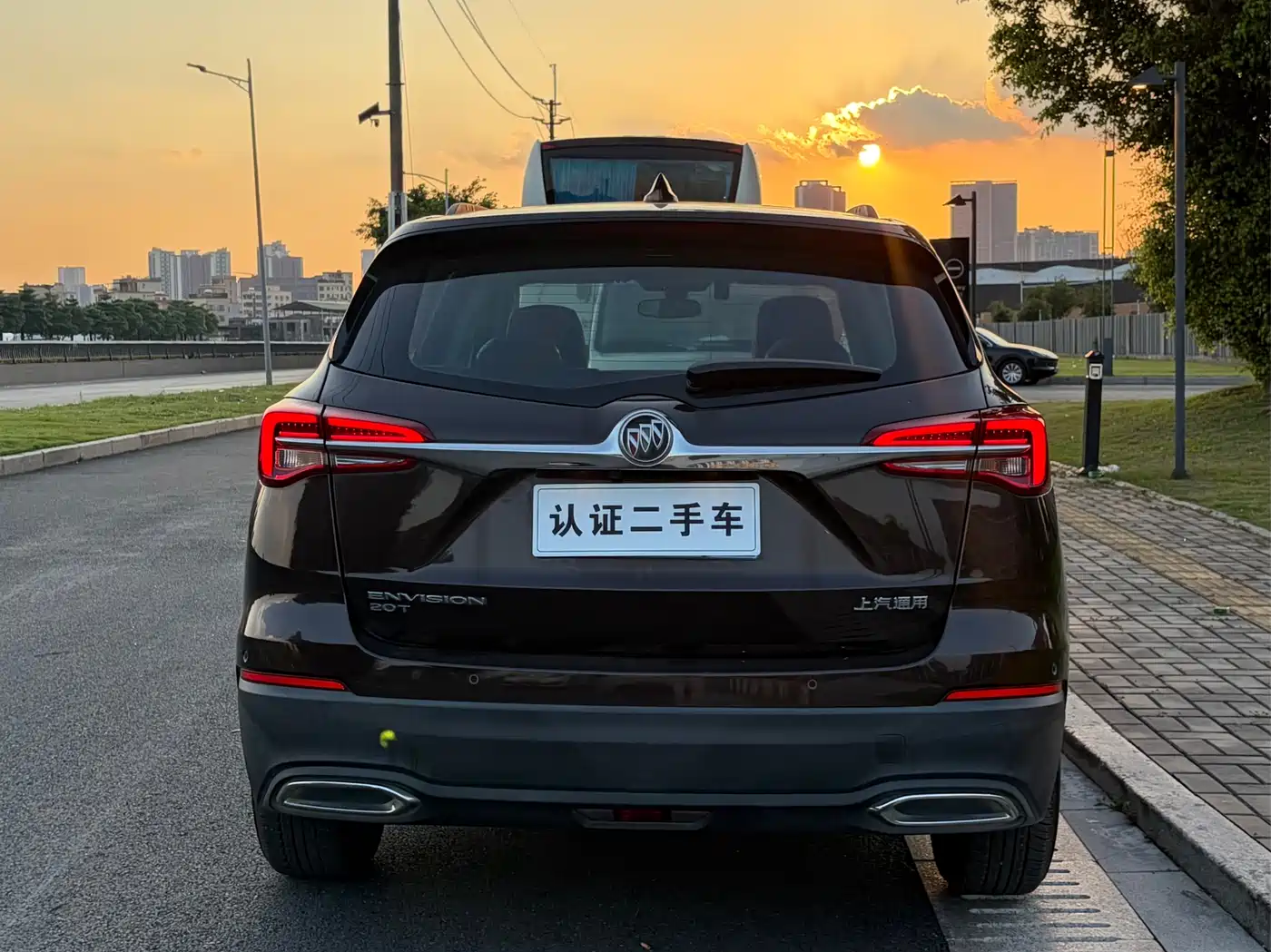Buick Envision Plus 2020 20T FWD Leading фото 15