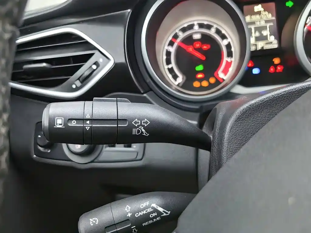 MG Roewe RX5 2016 2015 1.5TGI TST Luxury Edition