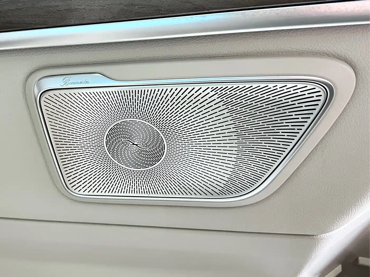 Mercedes-Benz V-Class 2022 V 260 L Long Wheelbase Luxury Edition фото 25