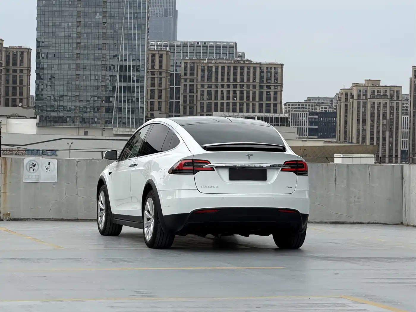 TESLA MODEL X