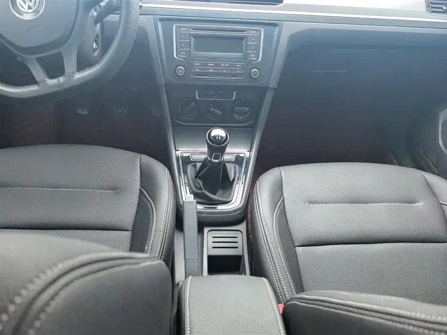 Volkswagen Bora 2017 1.6L Manual Comfort Edition фото 16