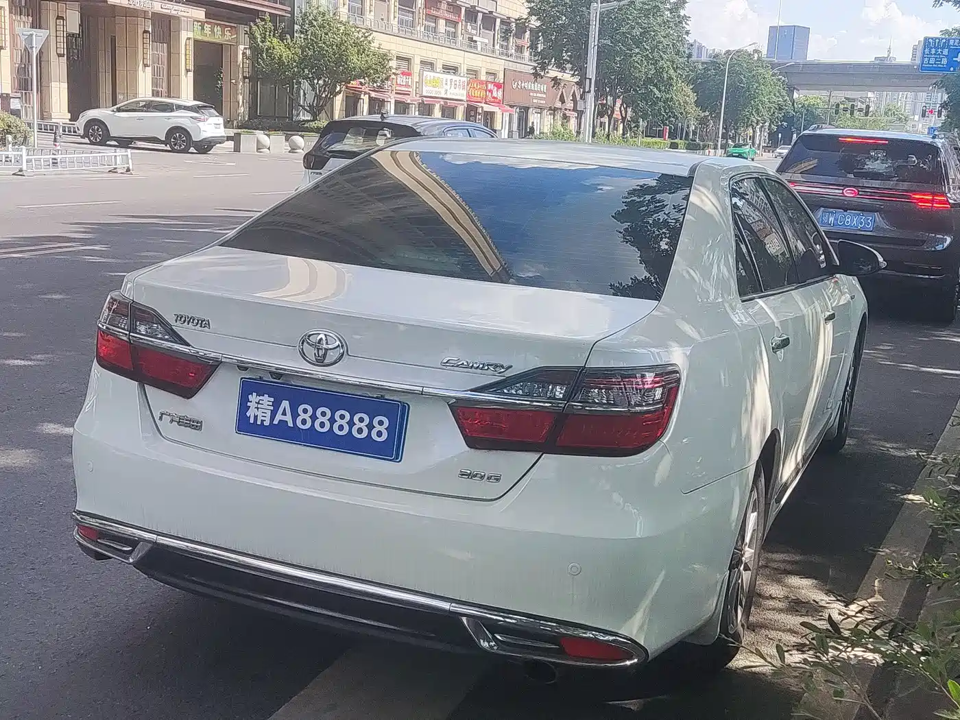 Photo 6 - Toyota Camry