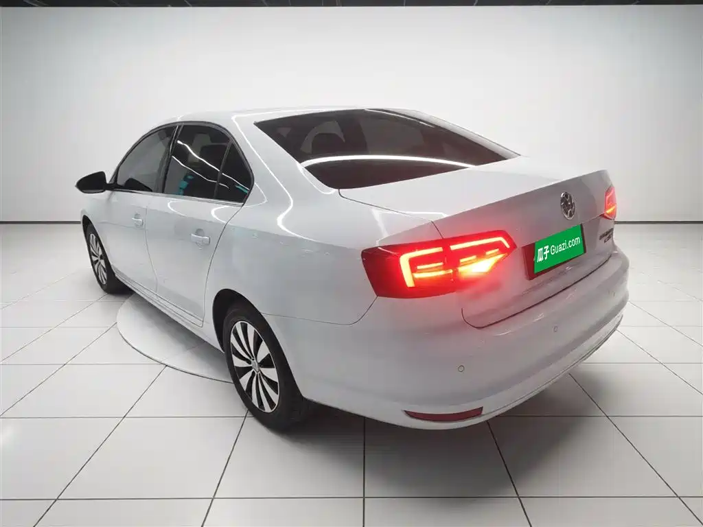 Volkswagen Sagitar 2017 180TSI Auto Exclusive Edition фото 5