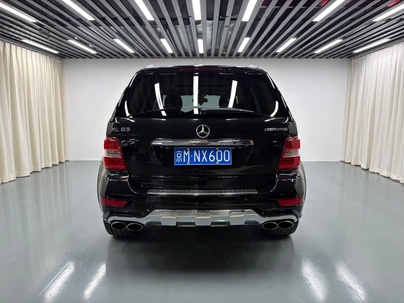 Mercedes-Benz M-Class AMG 2011 AMG ML 63 фото 22