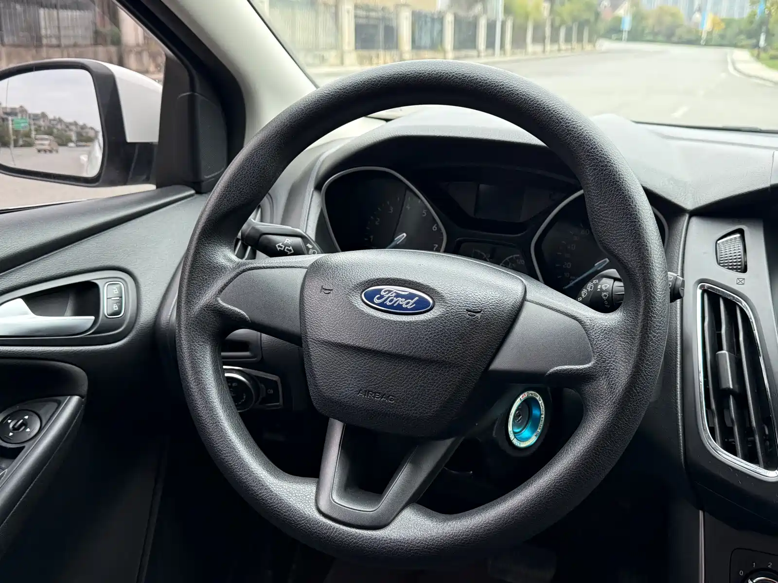 Фото 10 - Ford Focus