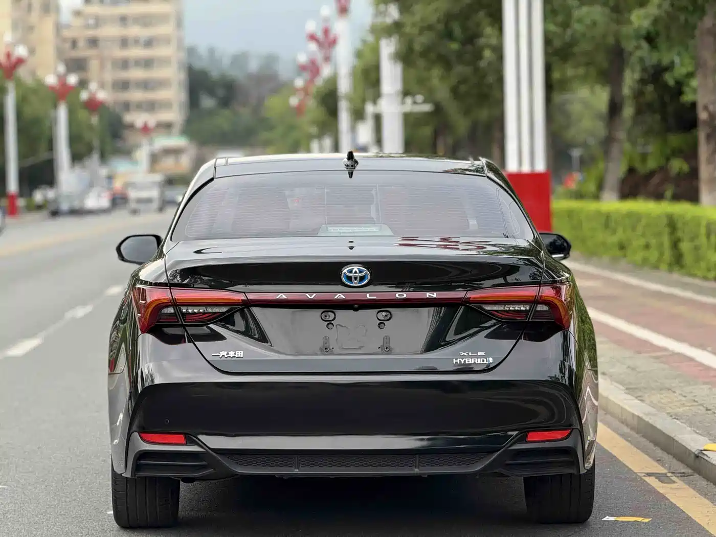 Toyota Avalon 2019 Hybrid 2.5L XLE Premium Edition China VI фото 5