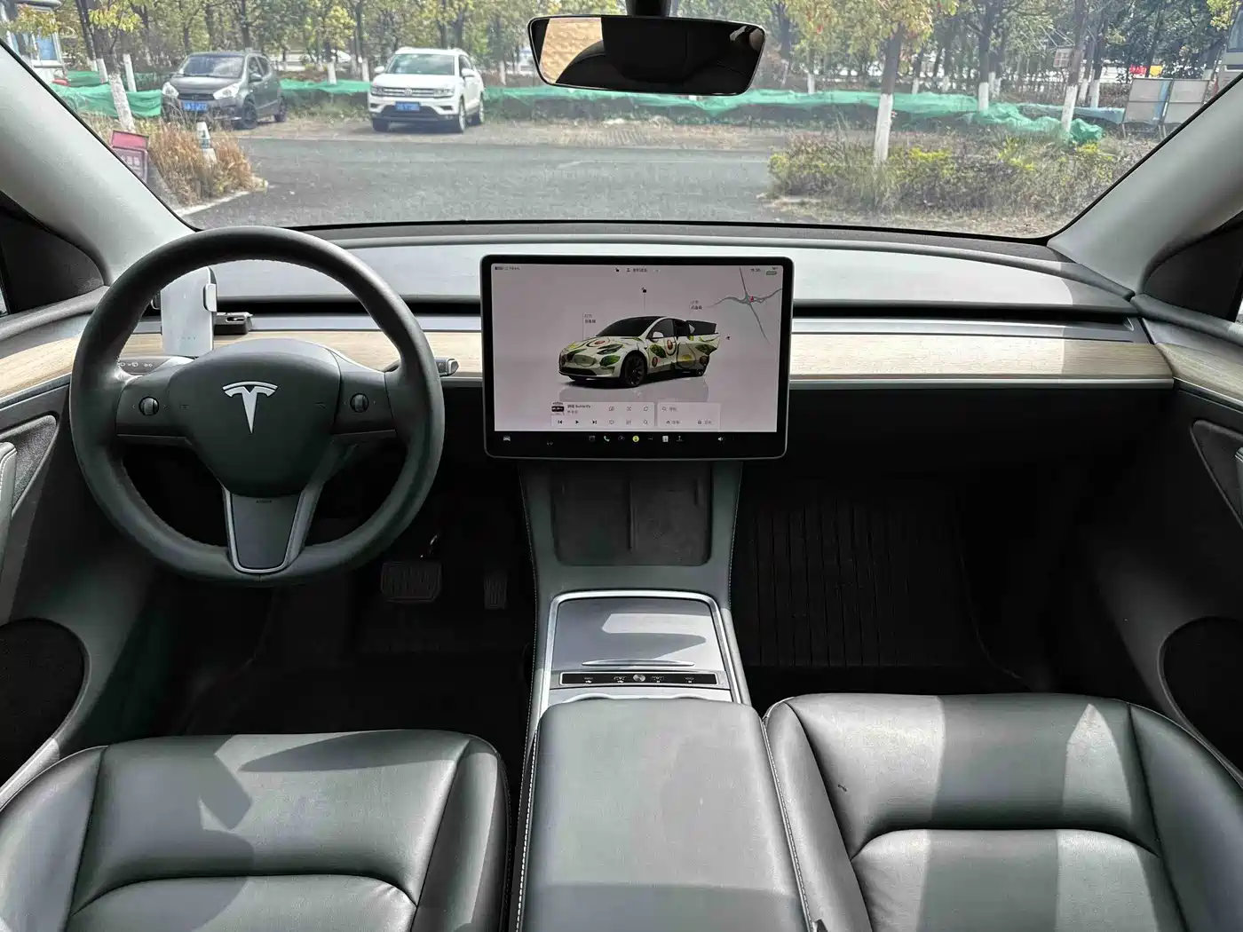 TESLA MODEL Y