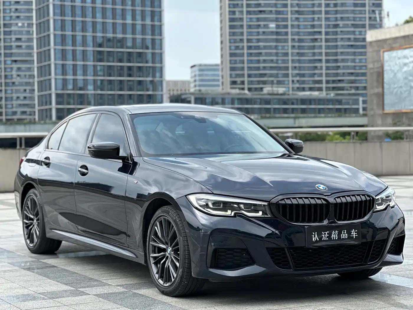 BMW 3 Series 2022 325Li M Sport Shadow Edition фото 3