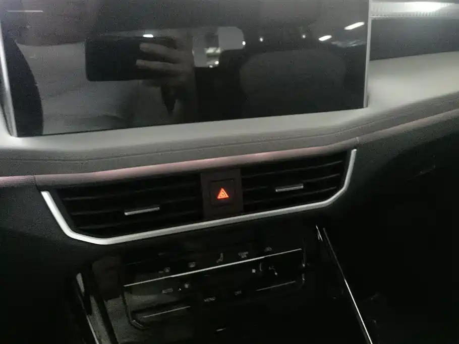 Volkswagen Tayron 2024 300TSI 2WD Luxury Plus Advanced фото 13