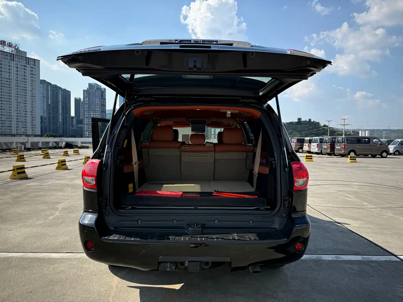 Toyota Sequoia 2015 2010 5.7 Platinum Edition