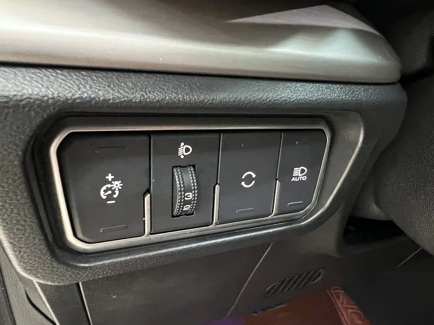 WEI PAI WEI BRAND VV6