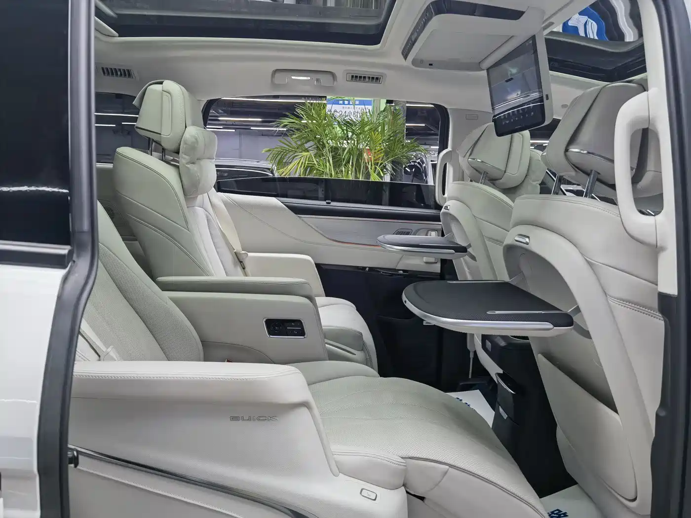 BUICK GL8 NEW ENERGY