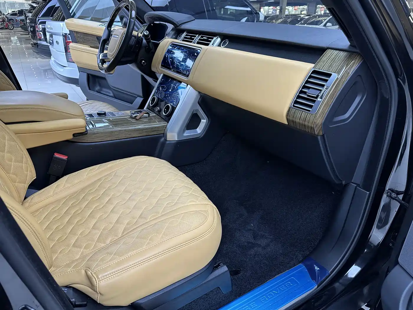 Land Rover Range Rover 2019 3.0 SCV6 Heritage Edition фото 6