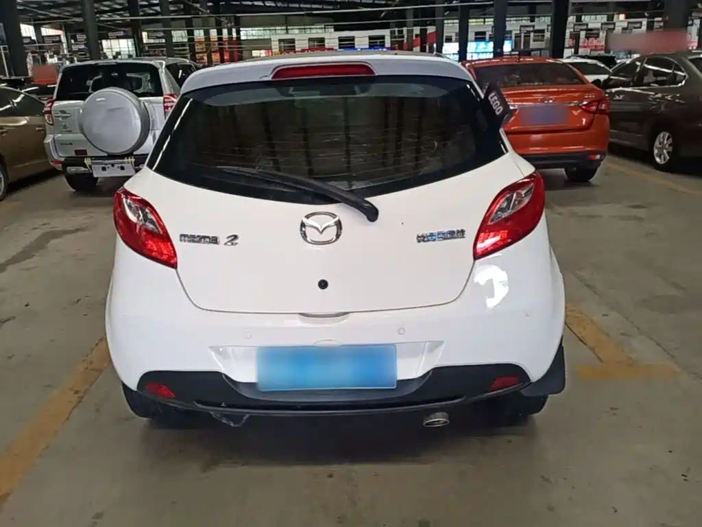 Mazda 2 2015 2012 Hatchback Dynamic 1.5L Automatic Value Edition