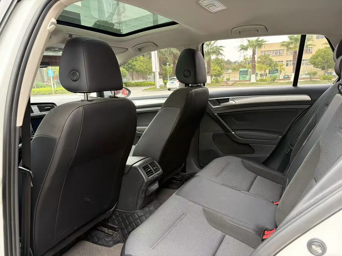 Volkswagen Golf 2019 1.6L Auto Comfort (China V) фото 6