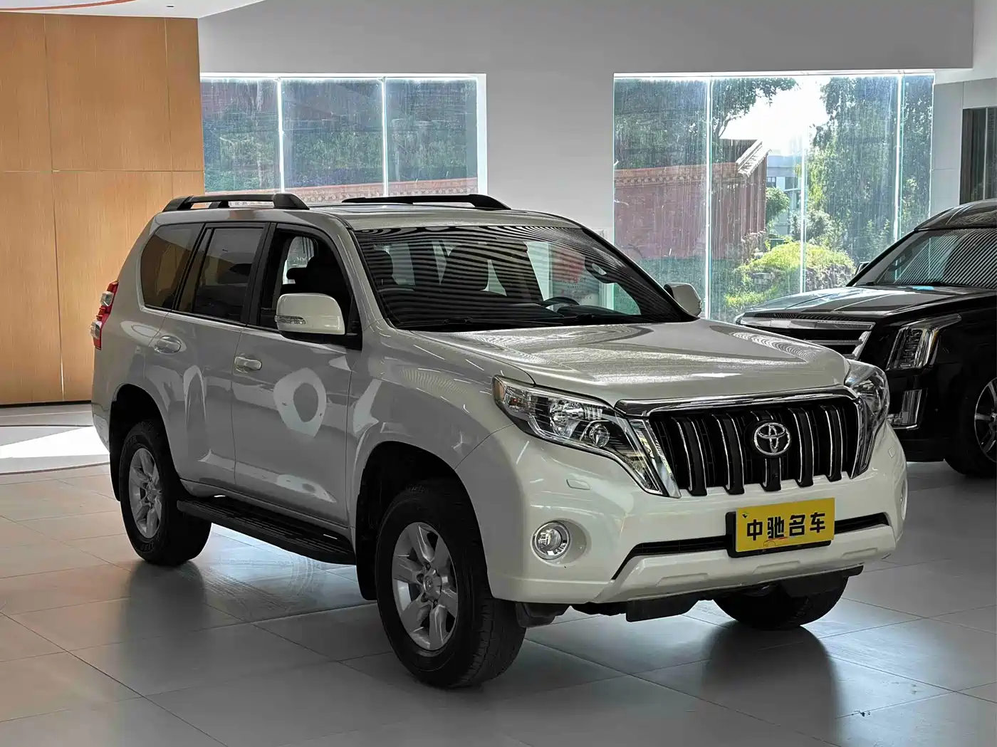 Toyota Prado 2016 2.7L Auto Luxury Edition фото 3