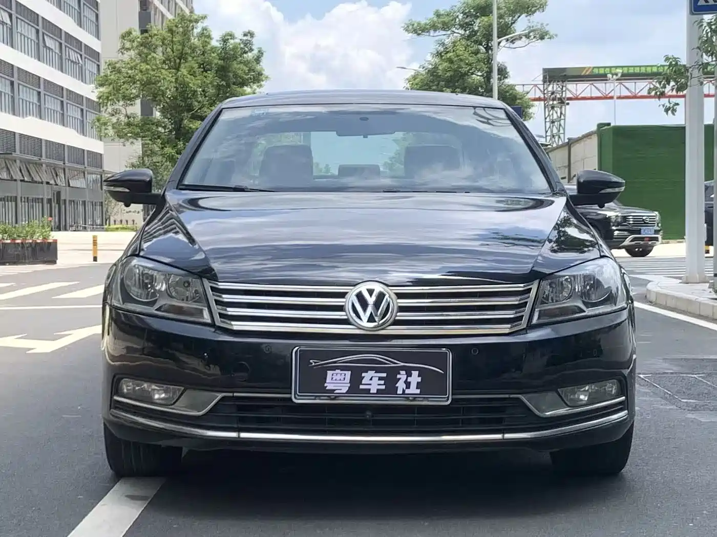 Volkswagen Magotan 2012 Facelift 1.8TSI Luxury фото 2