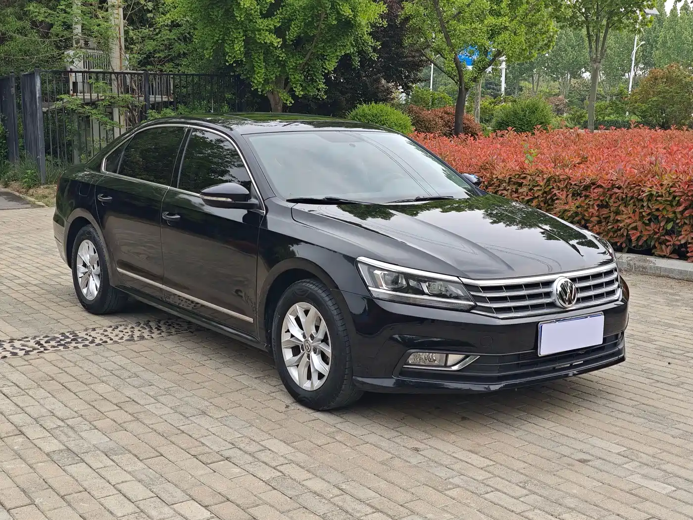 Photo 4 - Volkswagen Passat