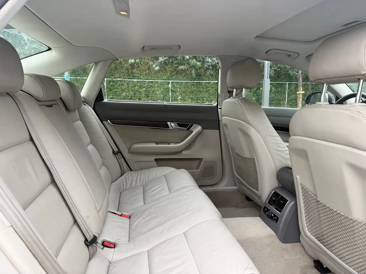 Audi A6L 2011 2.0 TFSI Automatic Comfort фото 24
