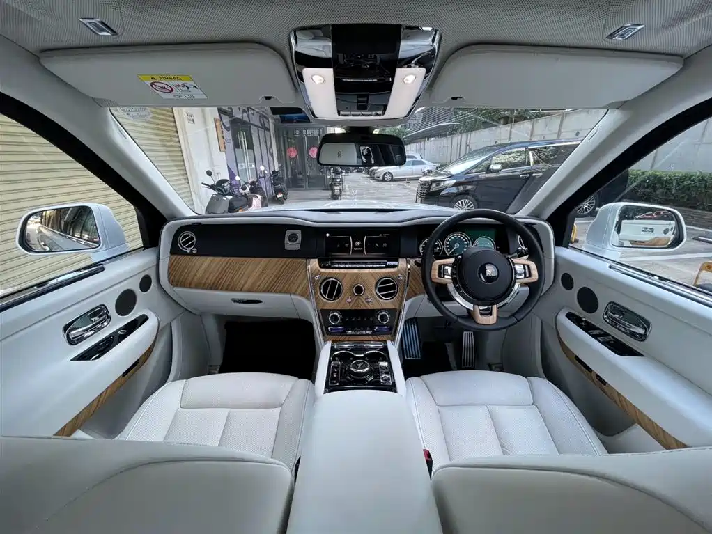 Rolls-Royce Cullinan 2024 4-Seater фото 17