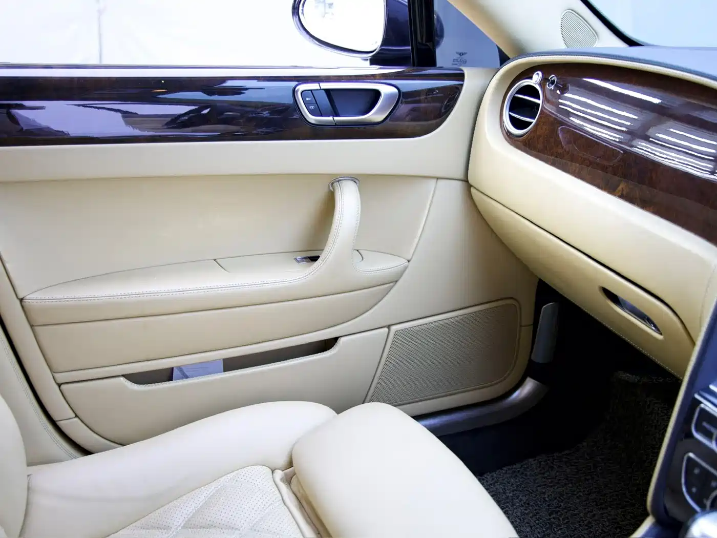 Bentley Flying Spur 2006 2005 6.0T Standard Model